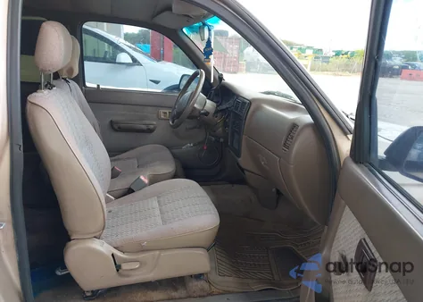 1996 Toyota Tacoma Xtracab z USA, uszkodzony, nr VIN 4TAVL52N5TZ095475